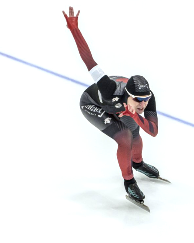Speed skater on high-quality ice at the Centre de glaces Intact Assurance